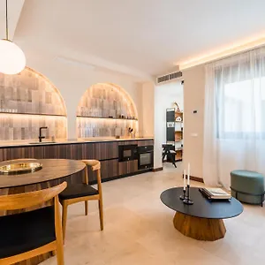 At Apartamentos&vtv Conde De Torrejón 10 Sevilla